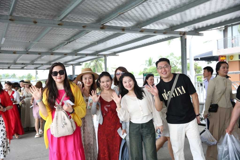 Cả nghìn người Trung Quốc "đổ bộ", một lĩnh vực của Quảng Ninh "nóng rực" dịp cuối năm- Ảnh 2. Cả nghìn người Trung Quốc "đổ bộ", một lĩnh vực của Quảng Ninh "nóng rực" dịp cuối năm- Ảnh 2.