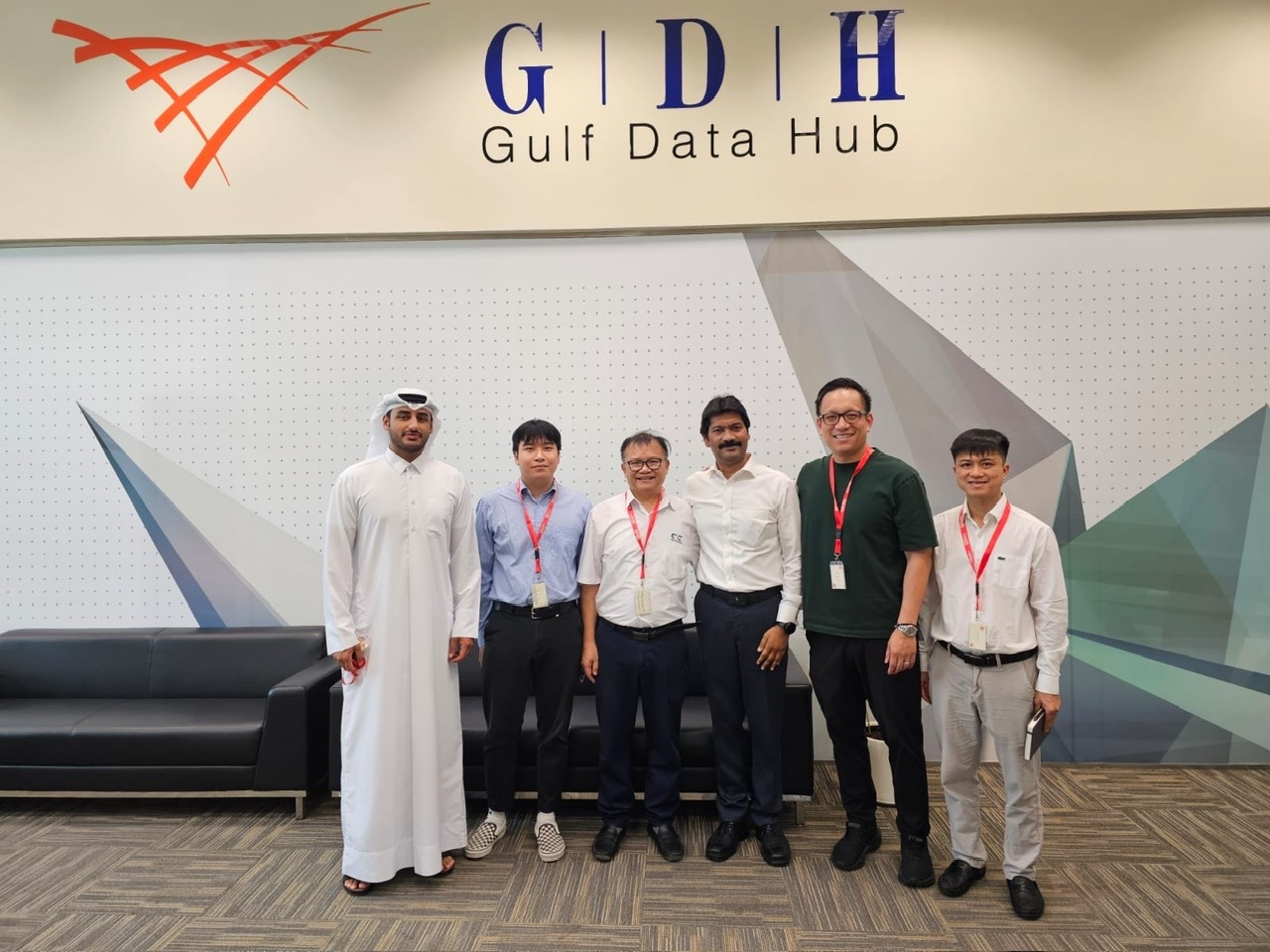 CRC phát triển trung tâm dữ liệu AI với đối tác Mỹ và tập đoàn GDH- Ảnh 1. CRC phát triển trung tâm dữ liệu AI với đối tác Mỹ và tập đoàn GDH- Ảnh 1.