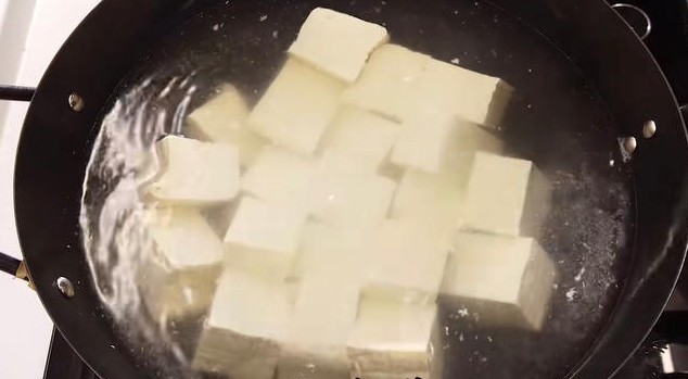 Hãy tránh xa ngay lập tức nếu thấy 3 loại đậu phụ này, đừng mua dù chúng có  rẻ đến đâu!