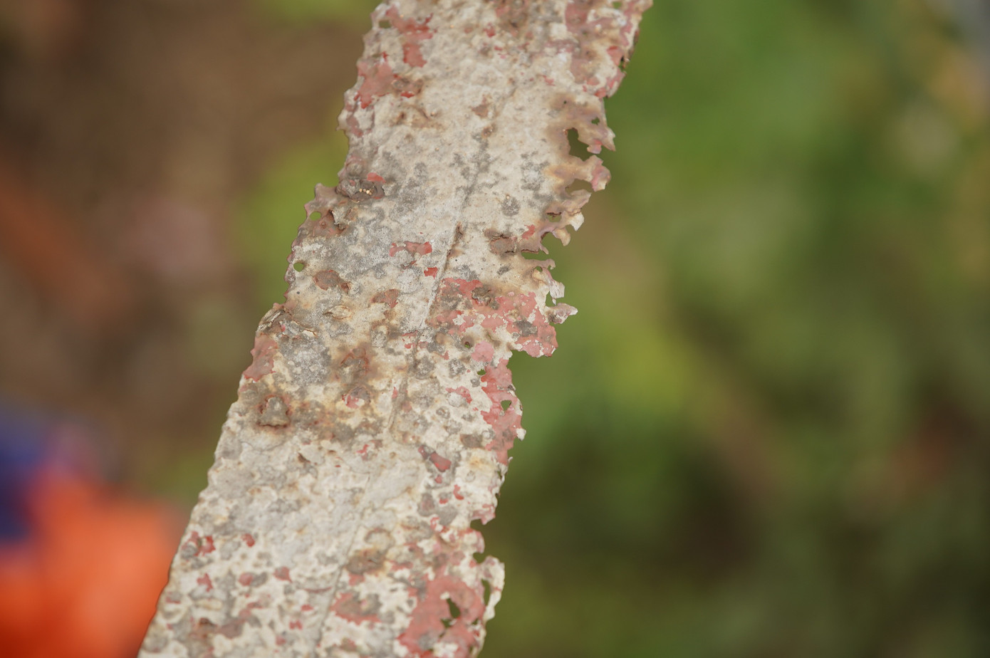 Cầu Long Biên được quây tôn, hạn chế lưu thông để trùng tu- Ảnh 8. Cầu Long Biên được quây tôn, hạn chế lưu thông để trùng tu- Ảnh 8.