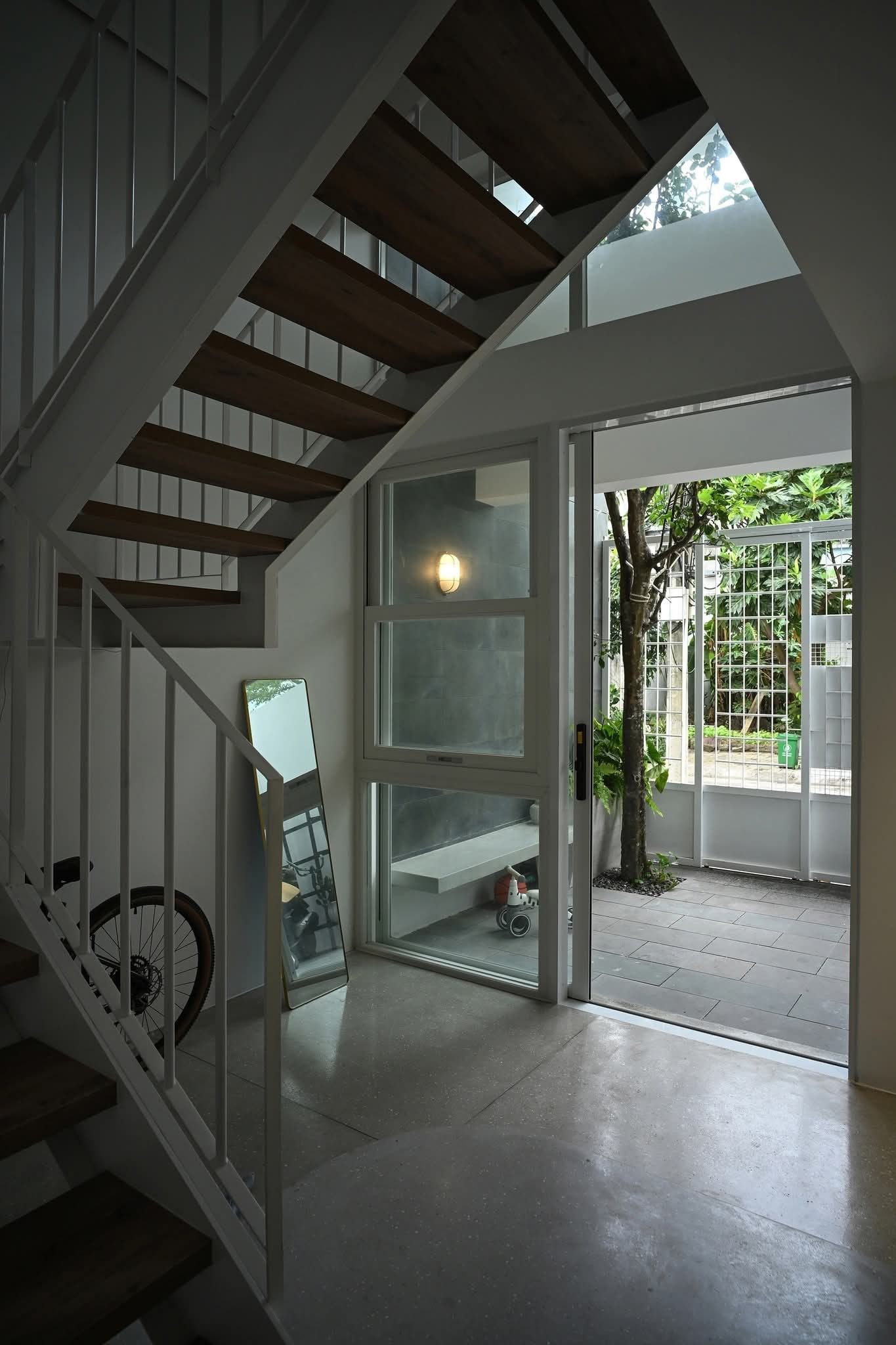 Nhà phố 100m2 thiết kế không phòng khách- Ảnh 2.