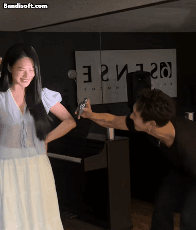 Cặp sao Vbiz công khai tình tứ sau 4 năm bị đồn hẹn hò: Nhà gái đẹp như Lưu Diệc Phi, nhà trai triệu người mê đắm- Ảnh 1. Cặp sao Vbiz công khai tình tứ sau 4 năm bị đồn hẹn hò: Nhà gái đẹp như Lưu Diệc Phi, nhà trai triệu người mê đắm- Ảnh 1.