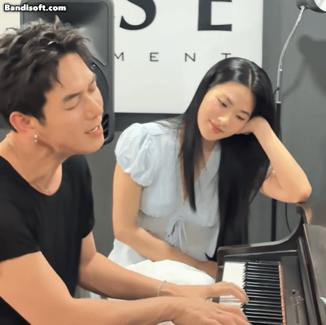 Cặp sao Vbiz công khai tình tứ sau 4 năm bị đồn hẹn hò: Nhà gái đẹp như Lưu Diệc Phi, nhà trai triệu người mê đắm- Ảnh 2. Cặp sao Vbiz công khai tình tứ sau 4 năm bị đồn hẹn hò: Nhà gái đẹp như Lưu Diệc Phi, nhà trai triệu người mê đắm- Ảnh 2.