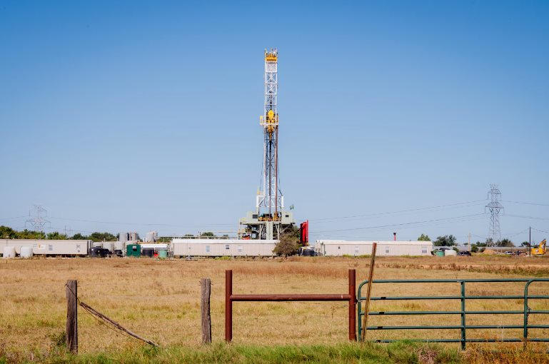 Khoan thủng 5.800 mét đất đá, khí phun lên ngùn ngụt, kho báu ‘nóng bỏng tay’ trị giá tới 100 tỷ USD lộ diện, trải dài hàng trăm km- Ảnh 2. Khoan thủng 5.800 mét đất đá, khí phun lên ngùn ngụt, kho báu ‘nóng bỏng tay’ trị giá tới 100 tỷ USD lộ diện, trải dài hàng trăm km- Ảnh 2.