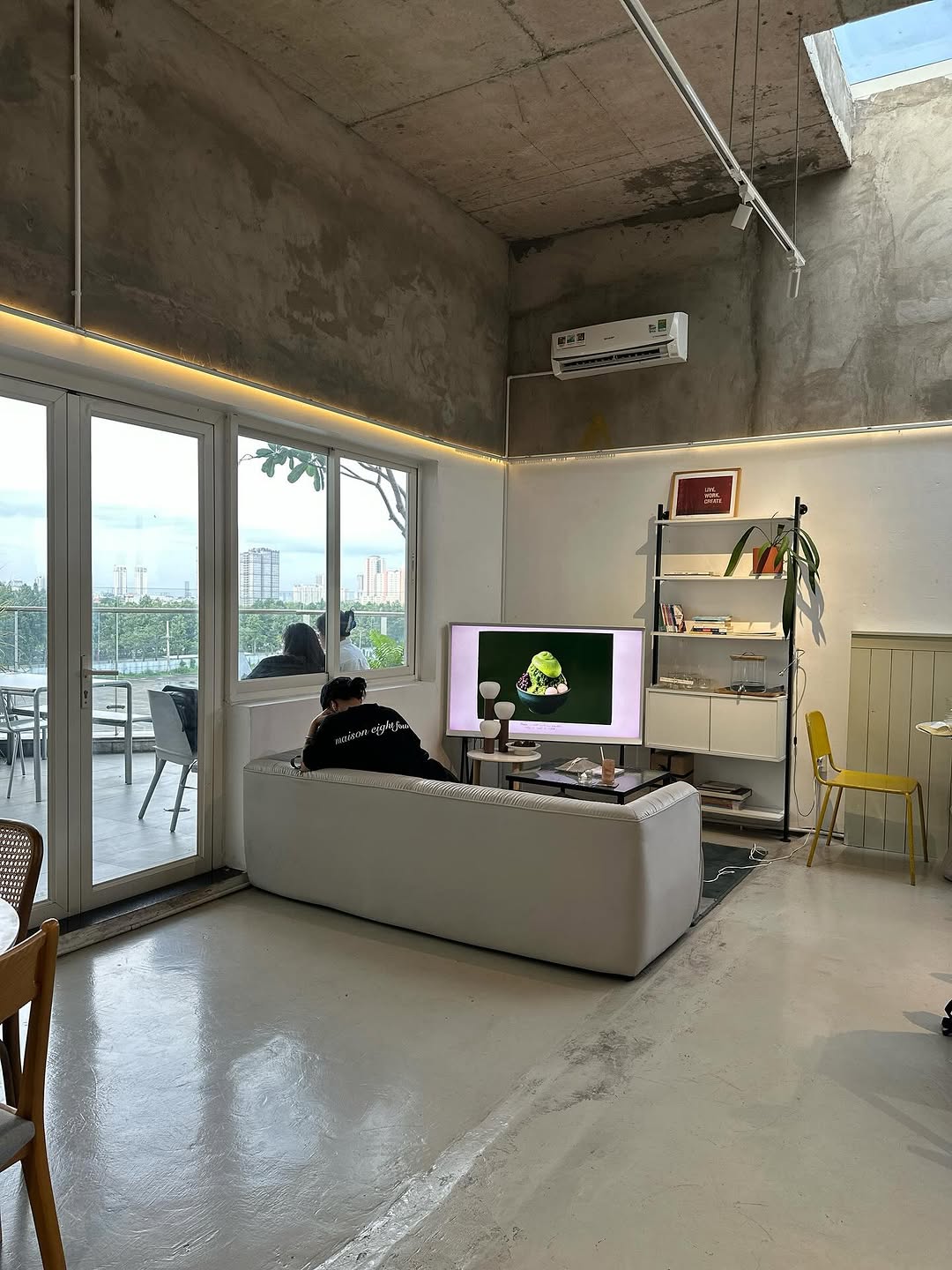 Hàng quán Việt tuyên chiến với “văn hoá check-in”- Ảnh 1. Hàng quán Việt tuyên chiến với “văn hoá check-in”- Ảnh 1.