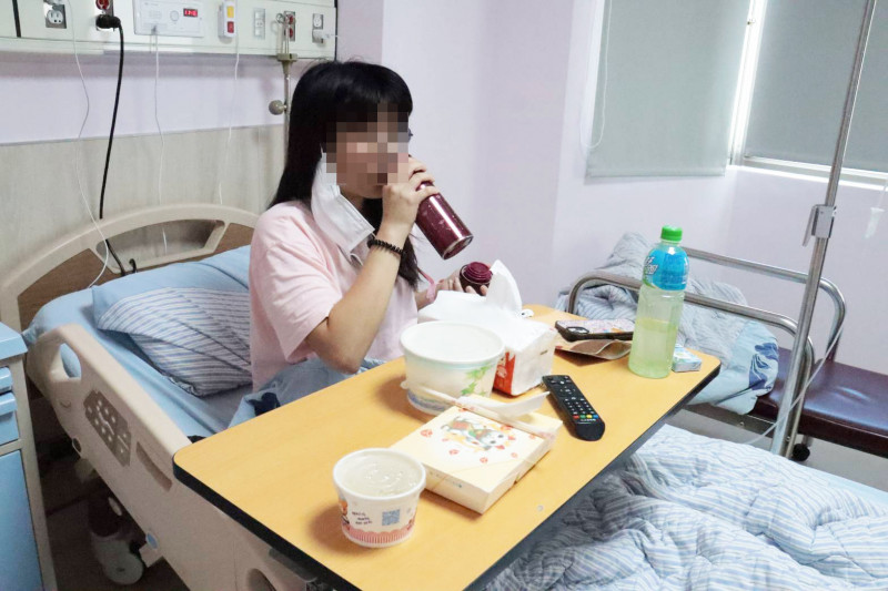 Nữ sinh bị viêm bể thận, sốt cao 40 độ vì thói quen nhiều người mắc khi đi vệ sinh- Ảnh 1.