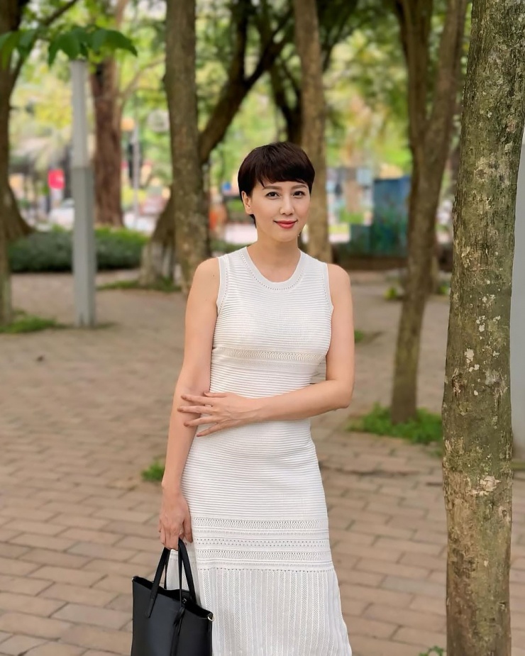 Mẹ vợ Đoàn Văn Hậu U50 cỡ này khiến hội gái trẻ rần rần xin vía: Có "thuốc chống già" cực tốt cho nội tiết, collagen căng tràn từ bên trong nhiều sao Việt cũng mê dùng- Ảnh 8. Mẹ vợ Đoàn Văn Hậu U50 cỡ này khiến hội gái trẻ rần rần xin vía: Có "thuốc chống già" cực tốt cho nội tiết, collagen căng tràn từ bên trong nhiều sao Việt cũng mê dùng- Ảnh 8.