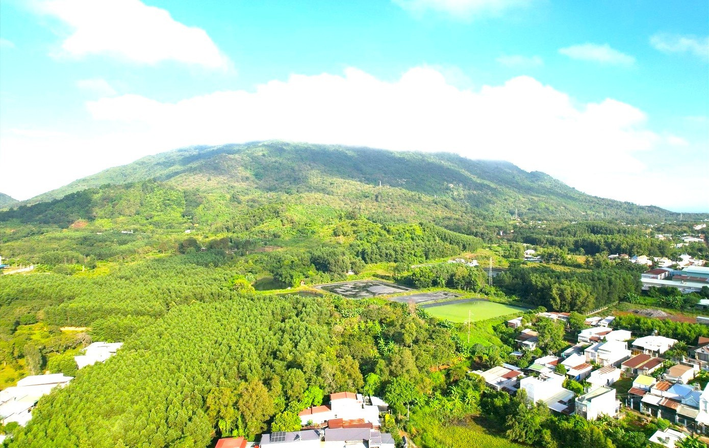 Ngọn núi từng xuất hiện ‘đĩa mây’ sắp thành khu du lịch sinh thái nghìn tỷ- Ảnh 8. Ngọn núi từng xuất hiện ‘đĩa mây’ sắp thành khu du lịch sinh thái nghìn tỷ- Ảnh 8.