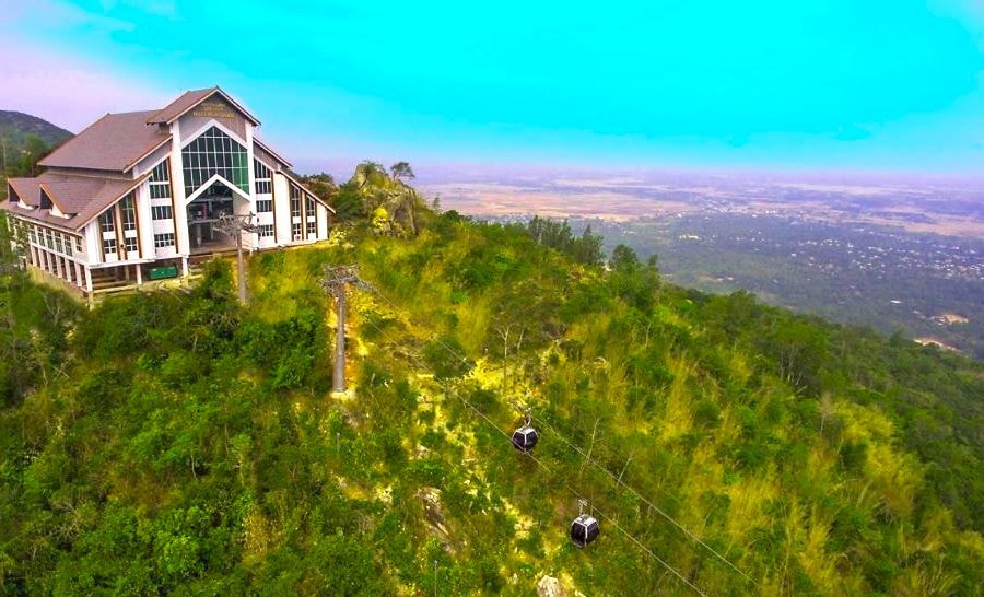 Ngọn núi từng xuất hiện ‘đĩa mây’ sắp thành khu du lịch sinh thái nghìn tỷ- Ảnh 6. Ngọn núi từng xuất hiện ‘đĩa mây’ sắp thành khu du lịch sinh thái nghìn tỷ- Ảnh 6.