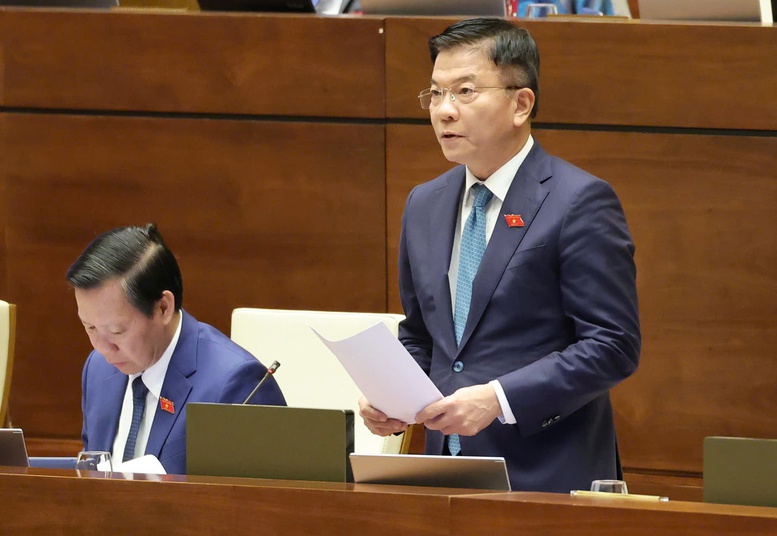 Phó Thủ tướng Lê Thành Long: Nợ công thấp hơn nhiều giới hạn quy định; chi đầu tư phát triển sẽ chiếm 40%- Ảnh 1. Phó Thủ tướng Lê Thành Long: Nợ công thấp hơn nhiều giới hạn quy định; chi đầu tư phát triển sẽ chiếm 40%- Ảnh 1.