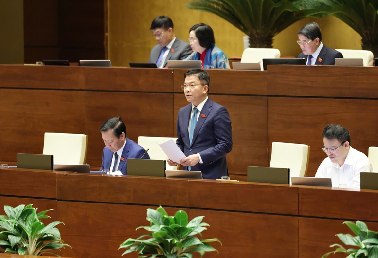 Phó Thủ tướng Lê Thành Long: Nợ công thấp hơn nhiều giới hạn quy định; chi đầu tư phát triển sẽ chiếm 40%- Ảnh 4. Phó Thủ tướng Lê Thành Long: Nợ công thấp hơn nhiều giới hạn quy định; chi đầu tư phát triển sẽ chiếm 40%- Ảnh 4.