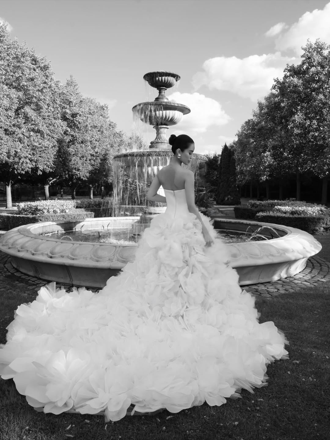 Rể tỷ phú Johnathan Hạnh Nguyễn lộ chuyện  Rể tỷ phú Johnathan Hạnh Nguyễn lộ chuyện