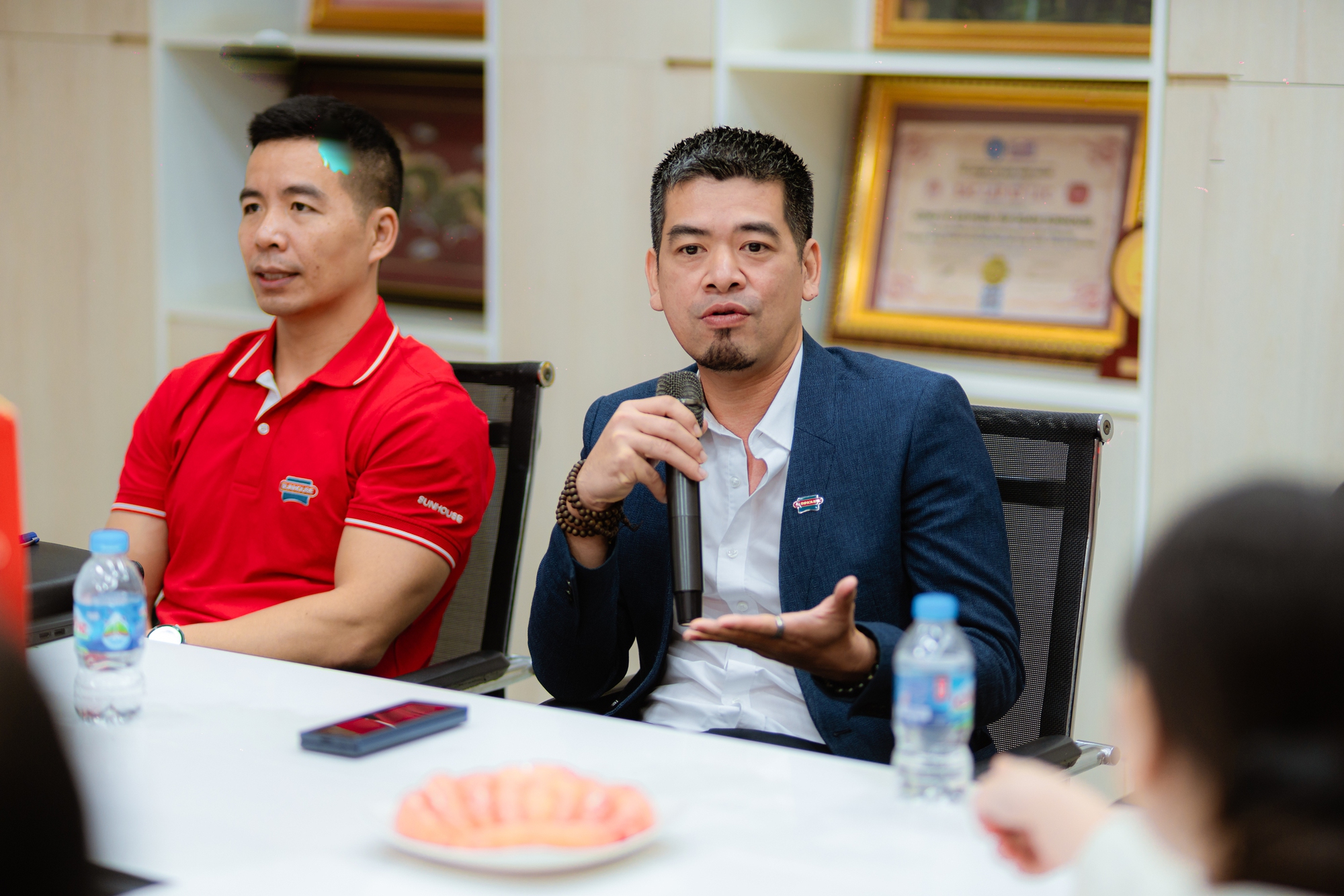 Lý do đằng sau quyết định giành “tấm hộ chiếu Mỹ” của SUNHOUSE và cách Shark Phú đưa thương hiệu Việt bước ra thế giới từ con đường khó nhất- Ảnh 1. Lý do đằng sau quyết định giành “tấm hộ chiếu Mỹ” của SUNHOUSE và cách Shark Phú đưa thương hiệu Việt bước ra thế giới từ con đường khó nhất- Ảnh 1.