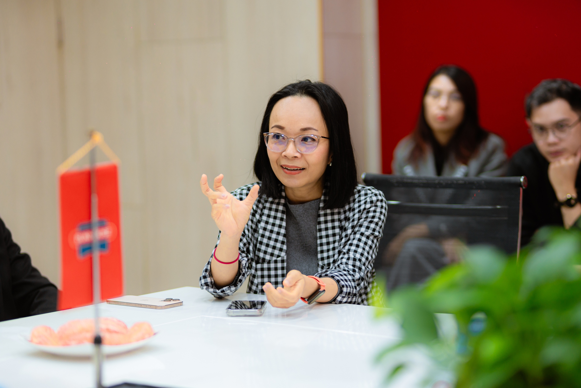 Lý do đằng sau quyết định giành “tấm hộ chiếu Mỹ” của SUNHOUSE và cách Shark Phú đưa thương hiệu Việt bước ra thế giới từ con đường khó nhất- Ảnh 2. Lý do đằng sau quyết định giành “tấm hộ chiếu Mỹ” của SUNHOUSE và cách Shark Phú đưa thương hiệu Việt bước ra thế giới từ con đường khó nhất- Ảnh 2.