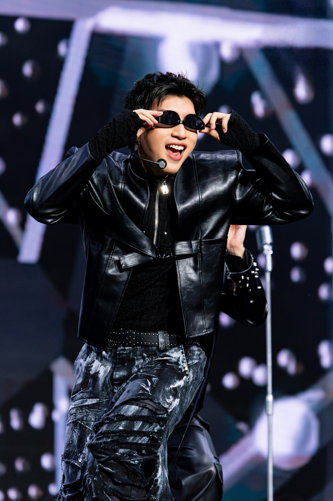 Cú vấp không đáng của Hieuthuhai- Ảnh 3. Cú vấp không đáng của Hieuthuhai- Ảnh 3.