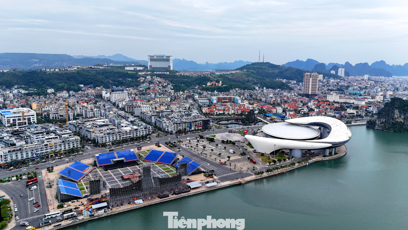 Quảng Ninh đặt mục tiêu trở thành thành phố trực thuộc Trung ương trước 2030- Ảnh 1. Quảng Ninh đặt mục tiêu trở thành thành phố trực thuộc Trung ương trước 2030- Ảnh 1.