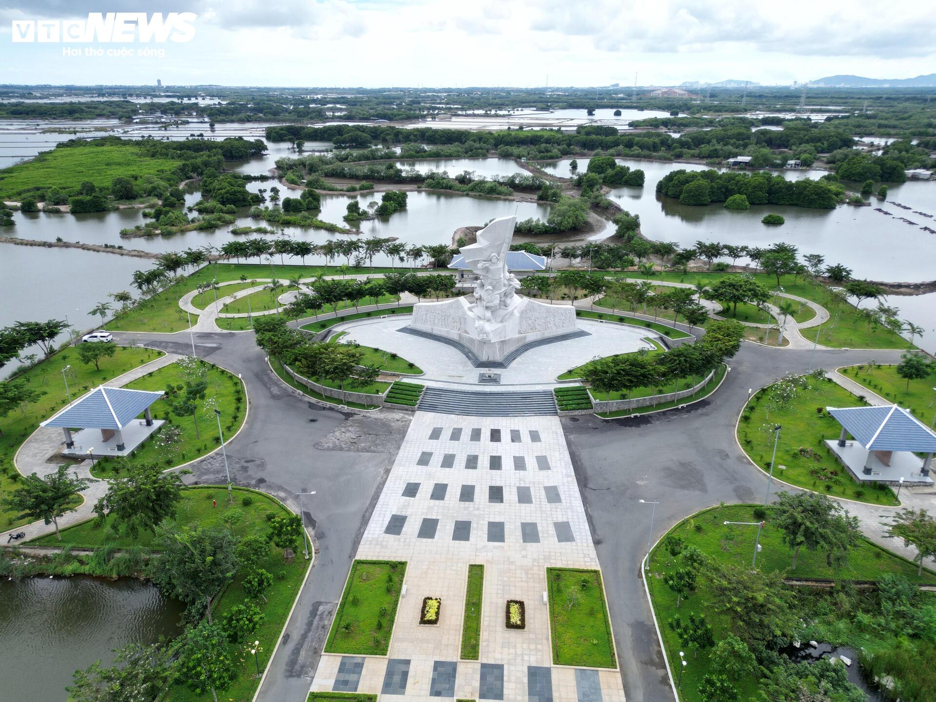 Cận cảnh trung tâm hành chính nghìn tỷ ở TP.HCM được đề xuất làm trường học- Ảnh 11. Cận cảnh trung tâm hành chính nghìn tỷ ở TP.HCM được đề xuất làm trường học- Ảnh 11.