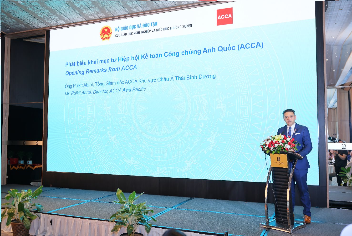 "Trong nền kinh tế hội nhập, không thể đào tạo chỉ cho thị trường lao động trong nước"- Ảnh 2. "Trong nền kinh tế hội nhập, không thể đào tạo chỉ cho thị trường lao động trong nước"- Ảnh 2.