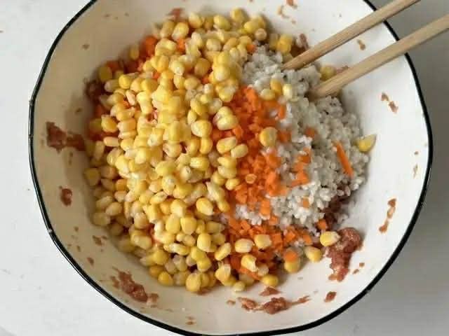 Trộn 4 nguyên liệu đơn giản rồi vo tròn và hấp: Ngon bất ngờ, thơm lừng dùng ăn sáng, trưa hay tối đều hợp- Ảnh 4. Trộn 4 nguyên liệu đơn giản rồi vo tròn và hấp: Ngon bất ngờ, thơm lừng dùng ăn sáng, trưa hay tối đều hợp- Ảnh 4.