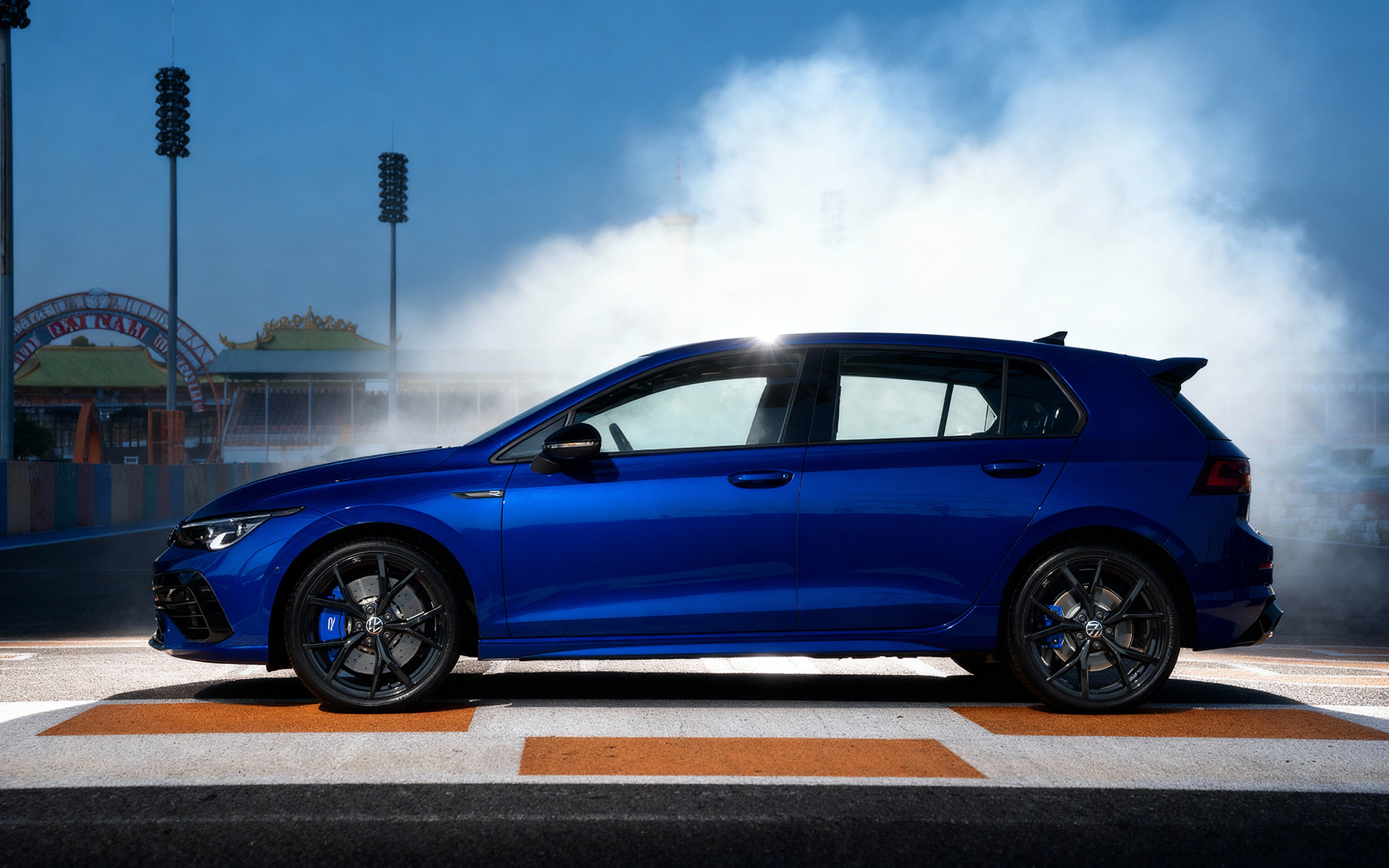 Volkswagen Golf ra mắt Việt Nam: Giá từ 798 triệu đồng, 6 phiên bản, mạnh nhất gần 320hp, thách thức Civic- Ảnh 5. Volkswagen Golf ra mắt Việt Nam: Giá từ 798 triệu đồng, 6 phiên bản, mạnh nhất gần 320hp, thách thức Civic- Ảnh 5.