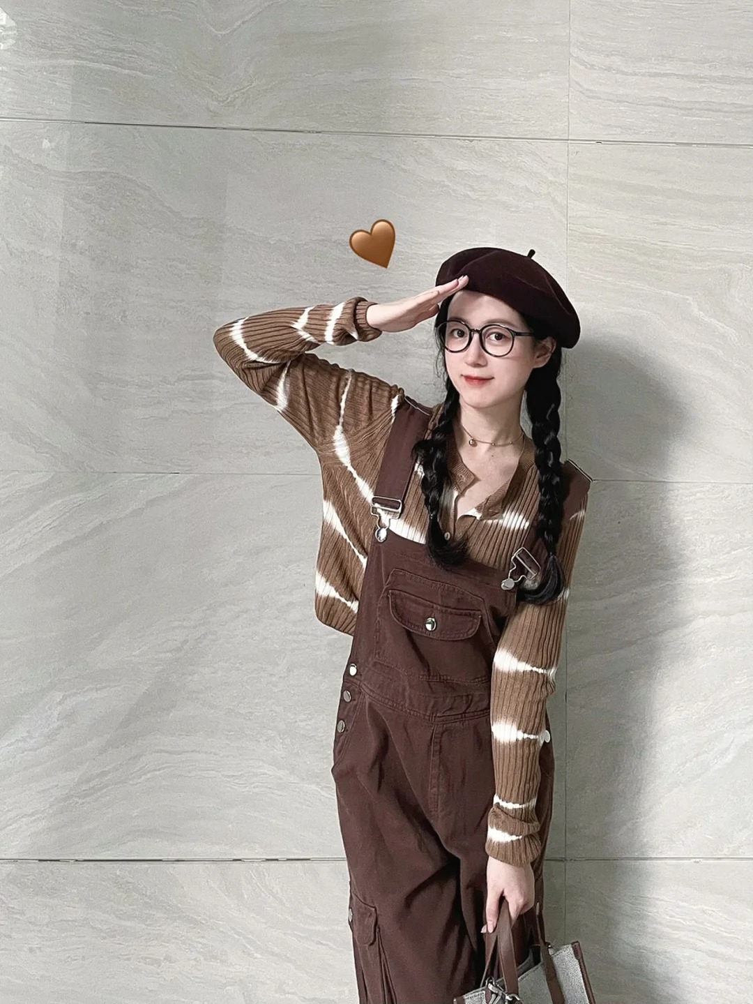 Cô giáo Mỹ thuật đang hot nhất TikTok: Mặt đã xinh, style đi dạy còn đỉnh hơn!- Ảnh 20. Cô giáo Mỹ thuật đang hot nhất TikTok: Mặt đã xinh, style đi dạy còn đỉnh hơn!- Ảnh 20.