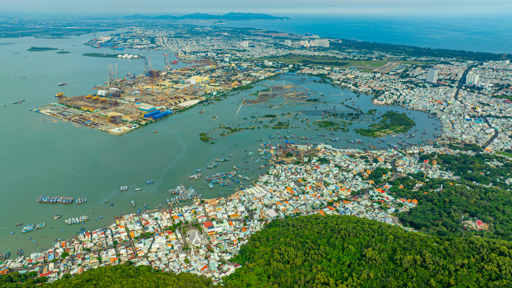 Toàn cảnh khu đất hiếm hoi rộng đến 110 ha còn sót lại ở trung tâm Vũng Tàu đang được Sun Group nhắm đến- Ảnh 3. Toàn cảnh khu đất hiếm hoi rộng đến 110 ha còn sót lại ở trung tâm Vũng Tàu đang được Sun Group nhắm đến- Ảnh 3.