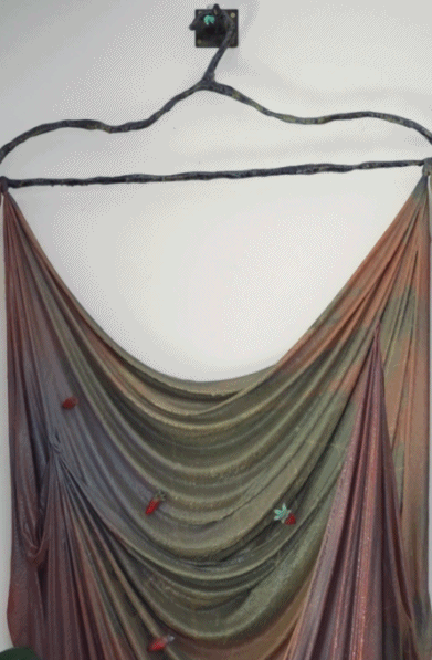 Sống một mình giữa ngôi nhà 350m2 đầy hơi ấm cùng Einstein, nữ nghệ sĩ 35 tuổi nhắn nhủ: Tự do không phải là bỏ đi mọi ràng buộc mà là...- Ảnh 7.