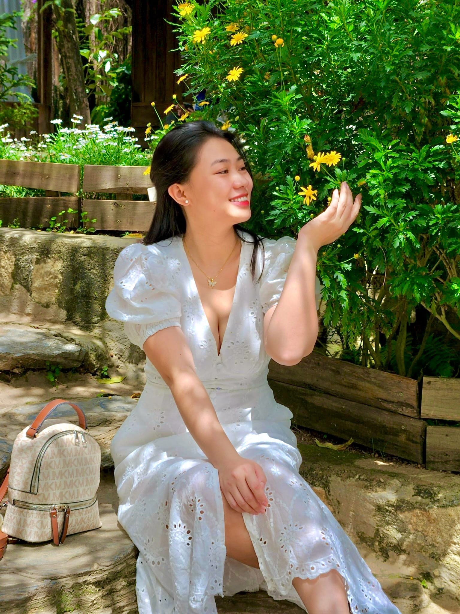 Nữ nghệ sĩ dành cả thanh xuân cho danh hài Việt hơn 30 tuổi, cưới 10 năm không sinh con vẫn hạnh phúc- Ảnh 3. Nữ nghệ sĩ dành cả thanh xuân cho danh hài Việt hơn 30 tuổi, cưới 10 năm không sinh con vẫn hạnh phúc- Ảnh 3.