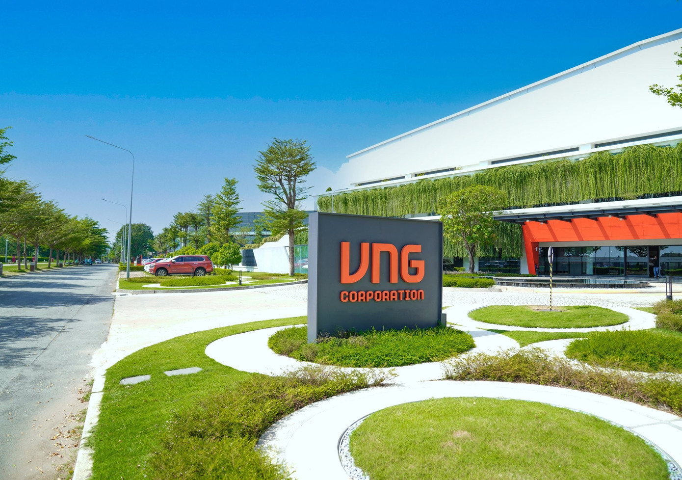 Đằng sau việc các 'ông lớn' lãi đậm- Ảnh 2. Đằng sau việc các 'ông lớn' lãi đậm- Ảnh 2.