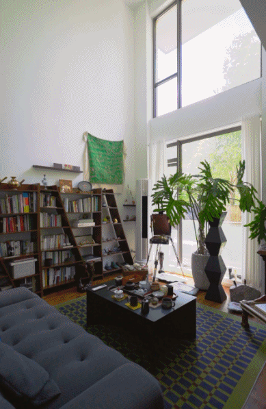 Sống một mình giữa ngôi nhà 350m2 đầy hơi ấm cùng Einstein, nữ nghệ sĩ 35 tuổi nhắn nhủ: Tự do không phải là bỏ đi mọi ràng buộc mà là...- Ảnh 12.