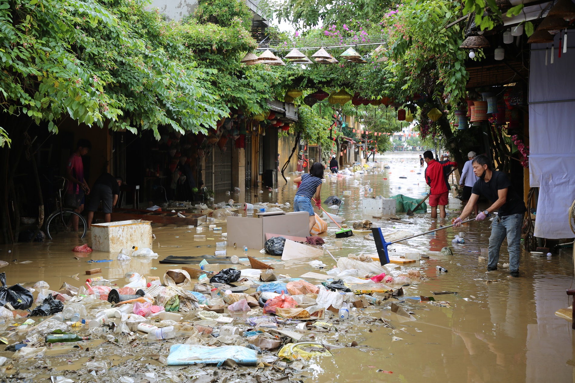 Không nhận ra Hội An sau trận lũ lịch sử- Ảnh 5. Không nhận ra Hội An sau trận lũ lịch sử- Ảnh 5.