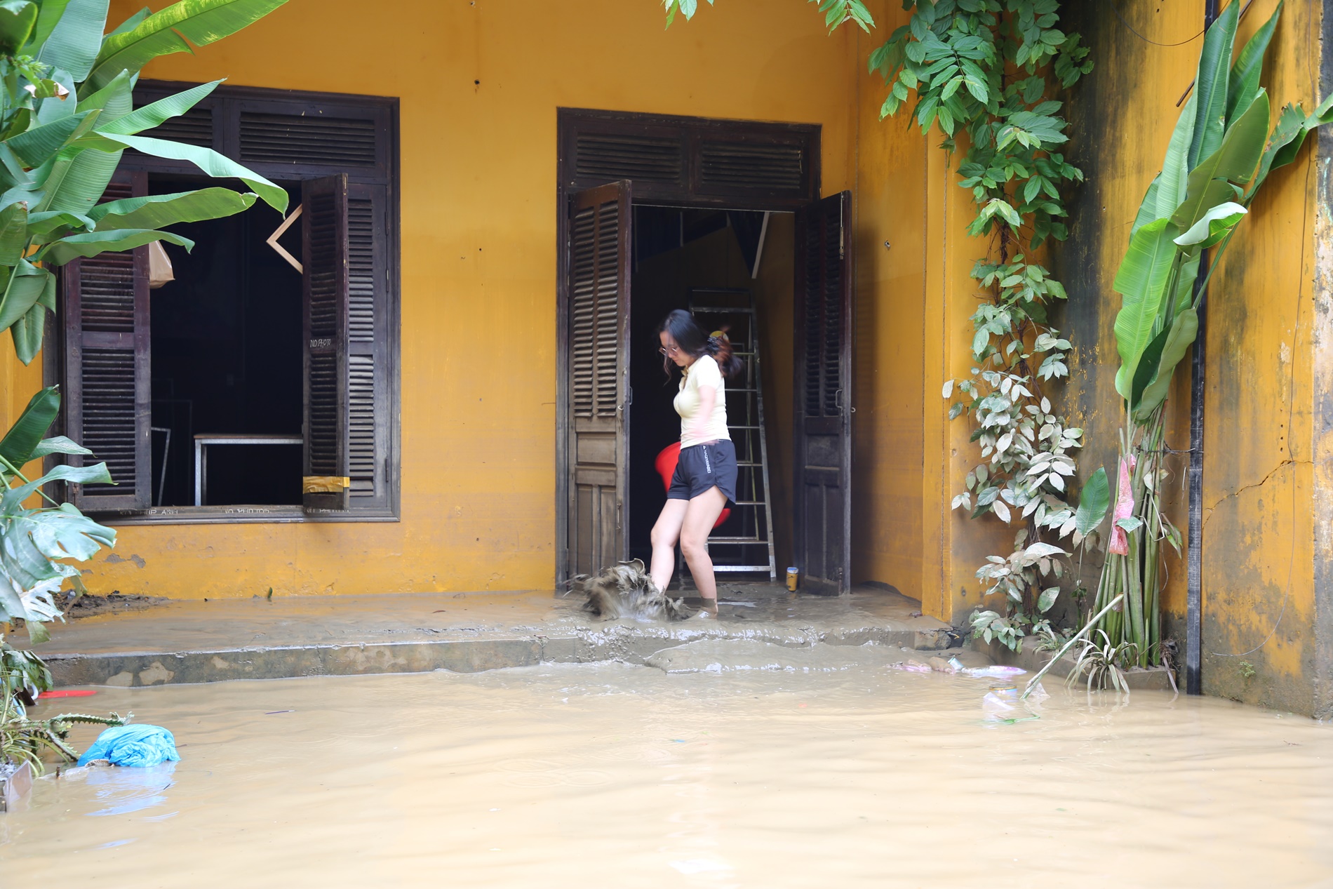 Không nhận ra Hội An sau trận lũ lịch sử- Ảnh 14. Không nhận ra Hội An sau trận lũ lịch sử- Ảnh 14.