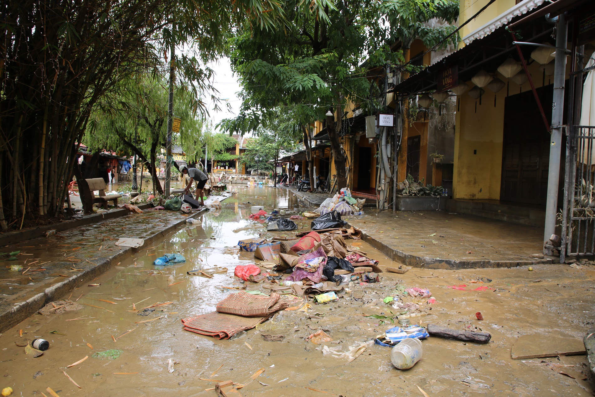 Không nhận ra Hội An sau trận lũ lịch sử- Ảnh 7. Không nhận ra Hội An sau trận lũ lịch sử- Ảnh 7.