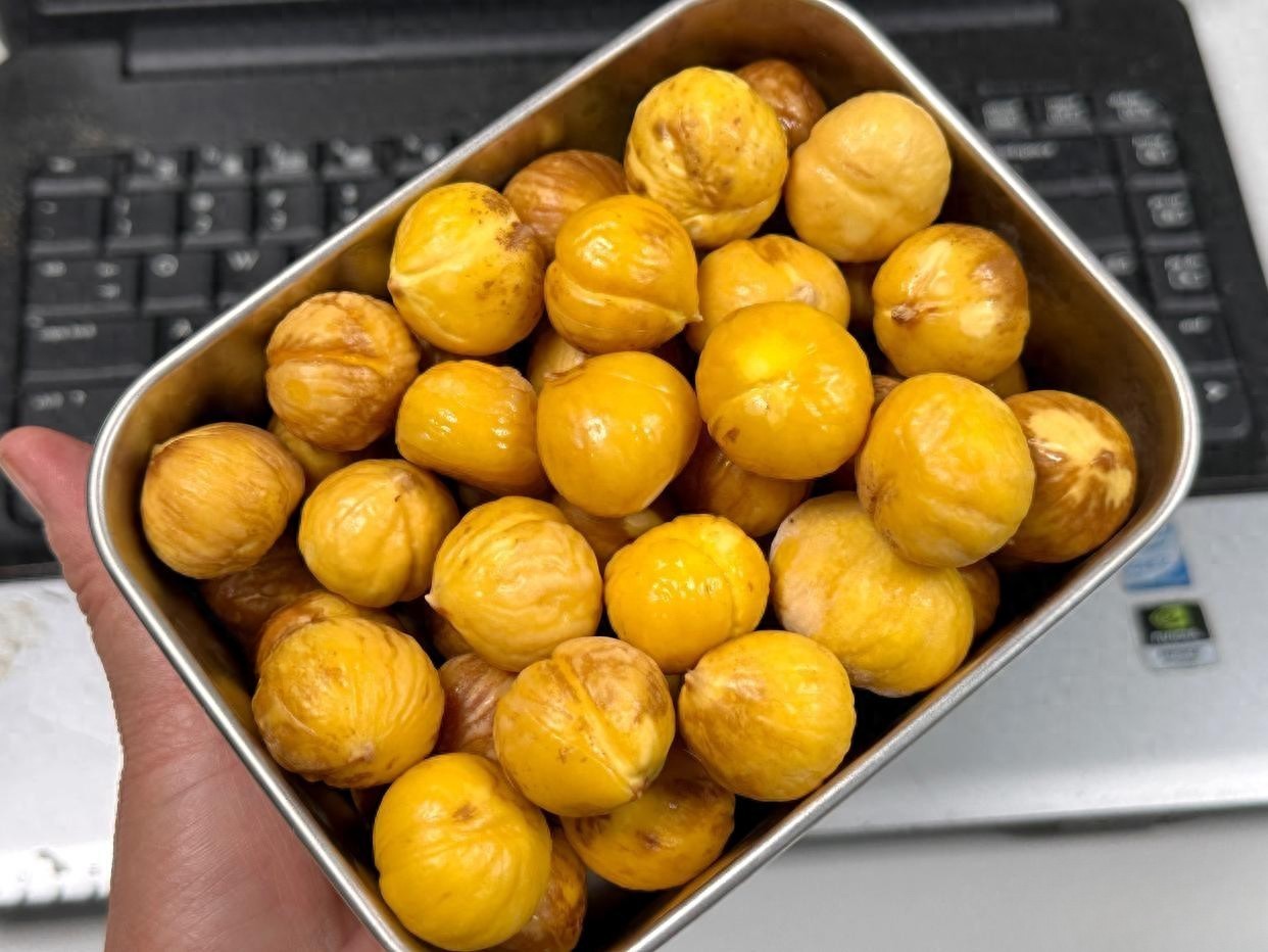 Bí quyết cấp đông hạt dẻ chuẩn bếp nhà: Lấy ra nấu ngay, dẻo bùi như mới bóc, trữ một lần ăn ngon tới Tết- Ảnh 1. Bí quyết cấp đông hạt dẻ chuẩn bếp nhà: Lấy ra nấu ngay, dẻo bùi như mới bóc, trữ một lần ăn ngon tới Tết- Ảnh 1.