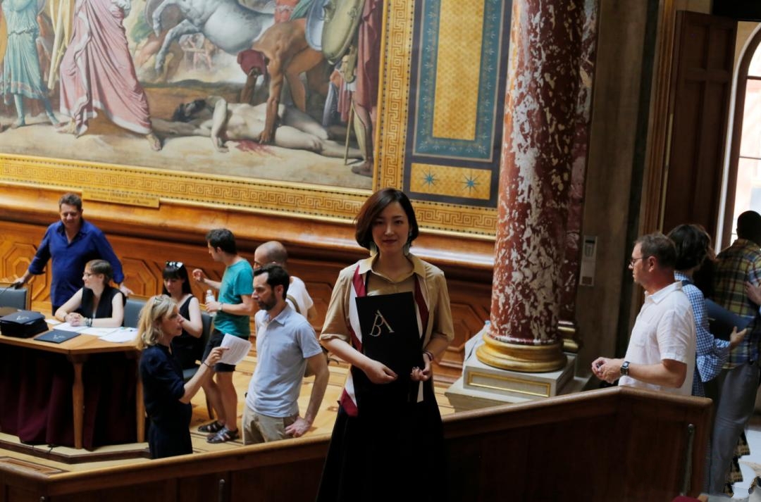 Sống một mình giữa ngôi nhà 350m2 đầy hơi ấm cùng Einstein, nữ nghệ sĩ 35 tuổi nhắn nhủ: Tự do không phải là bỏ đi mọi ràng buộc mà là...- Ảnh 10.