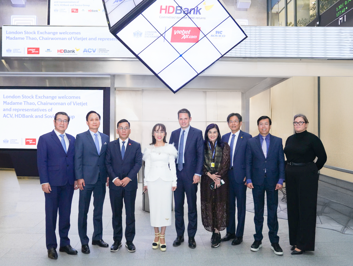 Lãnh đạo HDBank thăm Sàn giao dịch chứng khoán London dịp Tổng Bí thư thăm chính thức Vương quốc Anh- Ảnh 1. Lãnh đạo HDBank thăm Sàn giao dịch chứng khoán London dịp Tổng Bí thư thăm chính thức Vương quốc Anh- Ảnh 1.