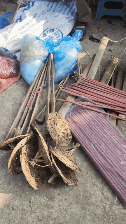 Nông sản độc lạ ở chợ phiên vùng cao: Không chỉ có măng khô, cua đá, đuông cọ... mà còn có cả "vàng đen" Tây Bắc- Ảnh 11.