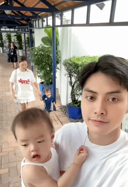 Cho con học trường quốc tế với học phí 400 triệu/năm, bố bỉm Tuấn Dương Cho con học trường quốc tế với học phí 400 triệu/năm, bố bỉm Tuấn Dương