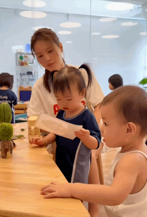 Cho con học trường quốc tế với học phí 400 triệu/năm, bố bỉm Tuấn Dương Cho con học trường quốc tế với học phí 400 triệu/năm, bố bỉm Tuấn Dương