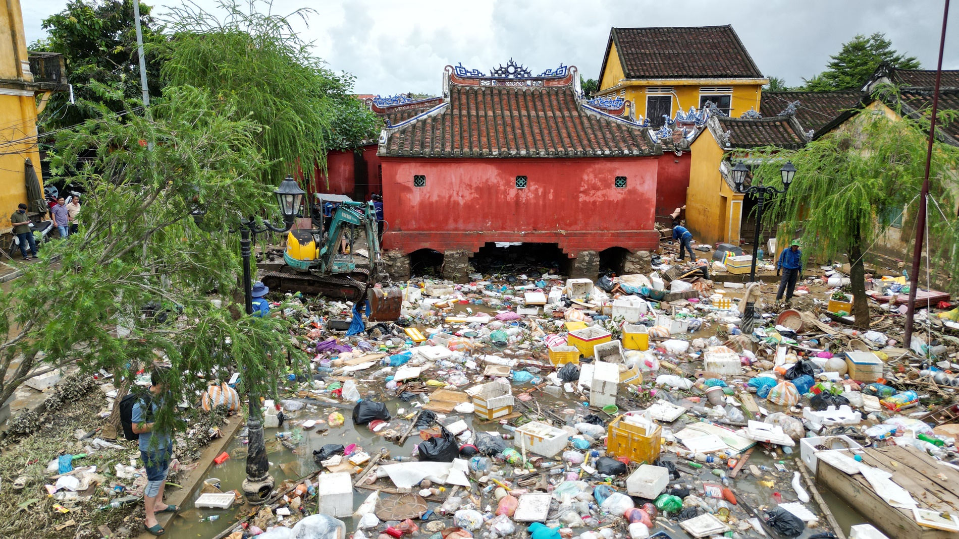 Không nhận ra Hội An sau trận lũ lịch sử- Ảnh 3. Không nhận ra Hội An sau trận lũ lịch sử- Ảnh 3.