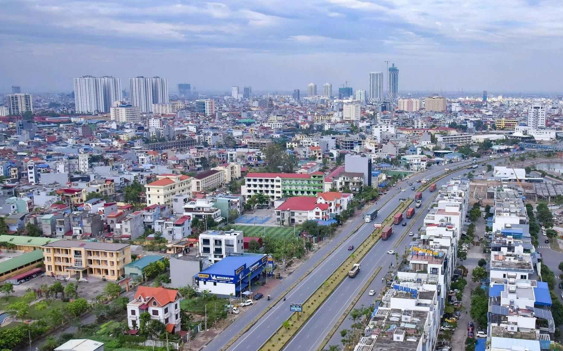 Tin vui cho hàng triệu người dân Hải Phòng: Sắp có tuyến đường hơn 19.000 tỷ đồng đi qua 9 xã, phường kết nối 2 trung tâm đô thị và loạt khu công nghiệp- Ảnh 1. Tin vui cho hàng triệu người dân Hải Phòng: Sắp có tuyến đường hơn 19.000 tỷ đồng đi qua 9 xã, phường kết nối 2 trung tâm đô thị và loạt khu công nghiệp- Ảnh 1.