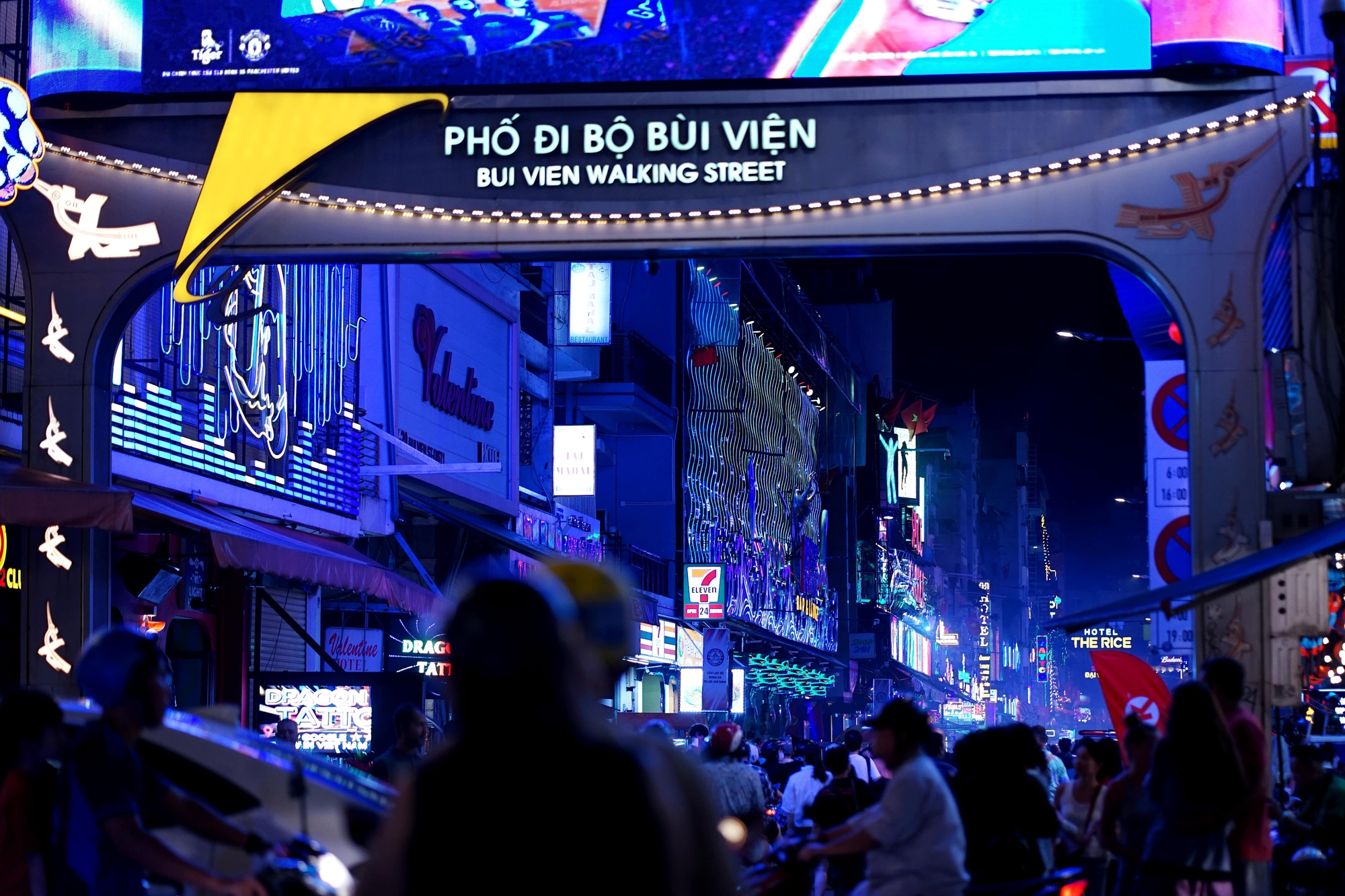 Video: Giới trẻ TP.HCM chi tới 10 triệu/người để hoá trang Halloween- Ảnh 7. Video: Giới trẻ TP.HCM chi tới 10 triệu/người để hoá trang Halloween- Ảnh 7.