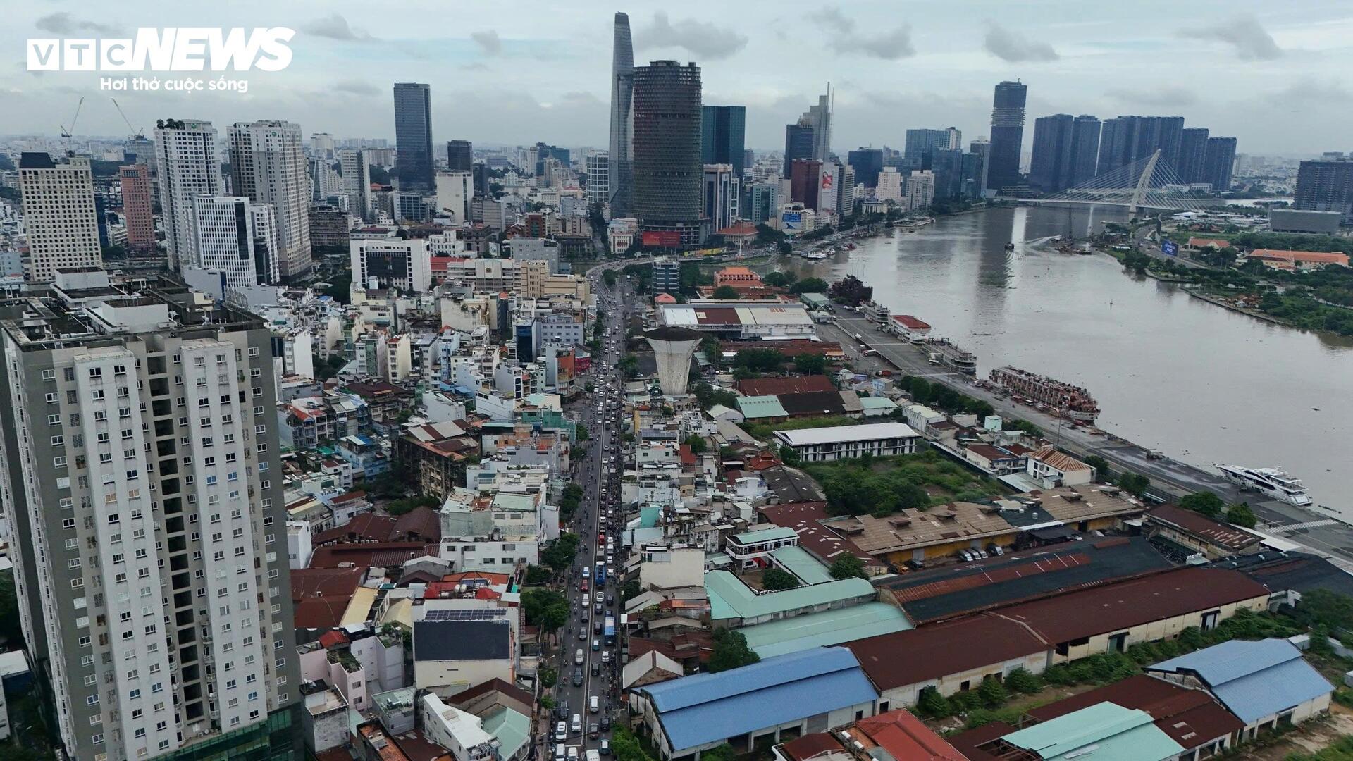 Người dân mong ngóng ngày mở rộng 'tuyến đường ùn tắc nhất TP.HCM'- Ảnh 1. Người dân mong ngóng ngày mở rộng 'tuyến đường ùn tắc nhất TP.HCM'- Ảnh 1.