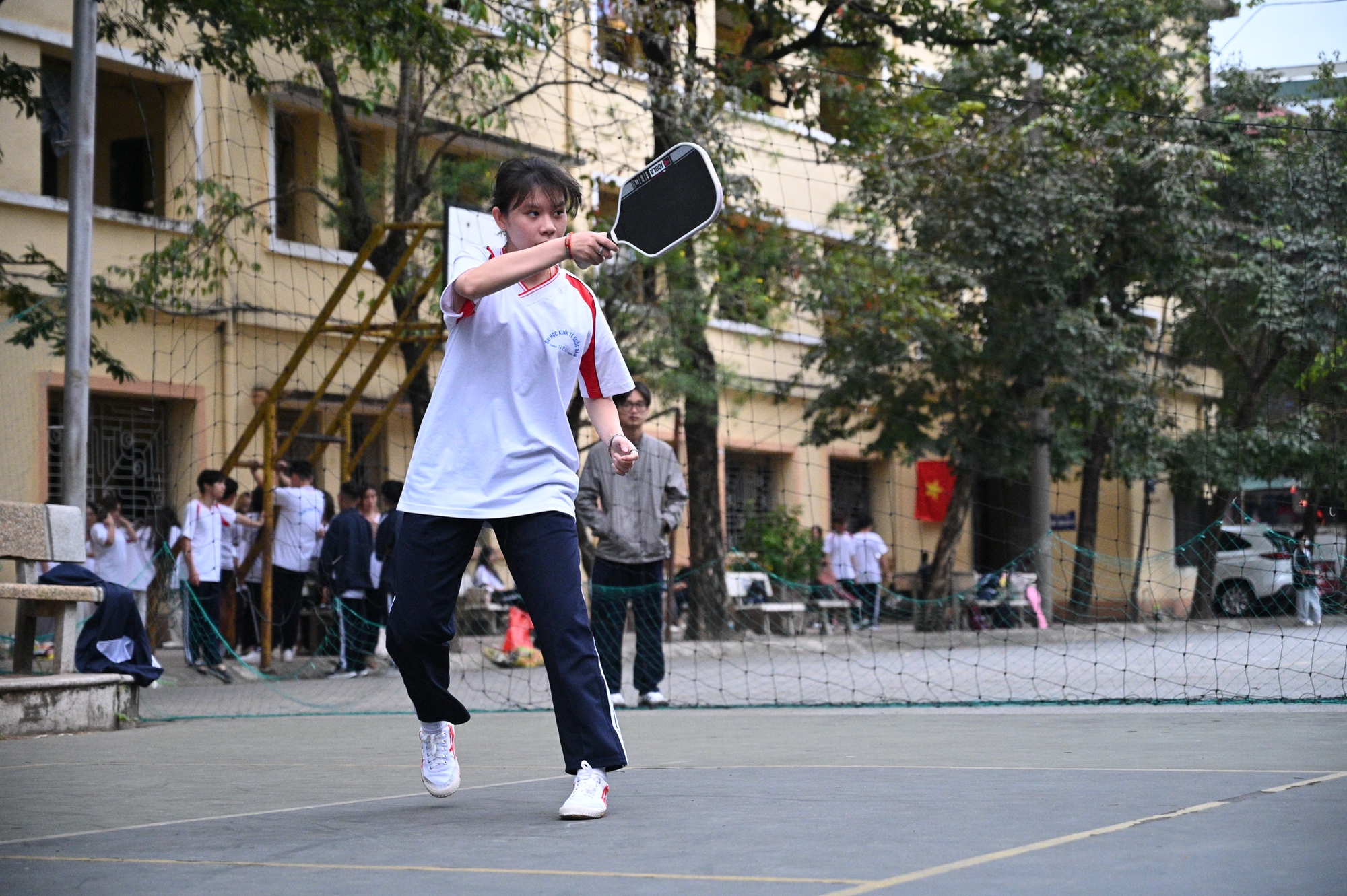 Không đâu sướng bằng ở NEU: Pickleball trở thành môn học thể chất, sinh viên tranh nhau đăng ký- Ảnh 12.