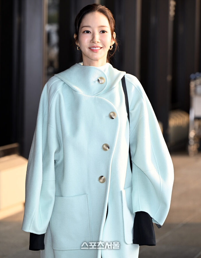 Park Min Young đang làm gì với nhan sắc của mình thế này?- Ảnh 9. Park Min Young đang làm gì với nhan sắc của mình thế này?- Ảnh 9.