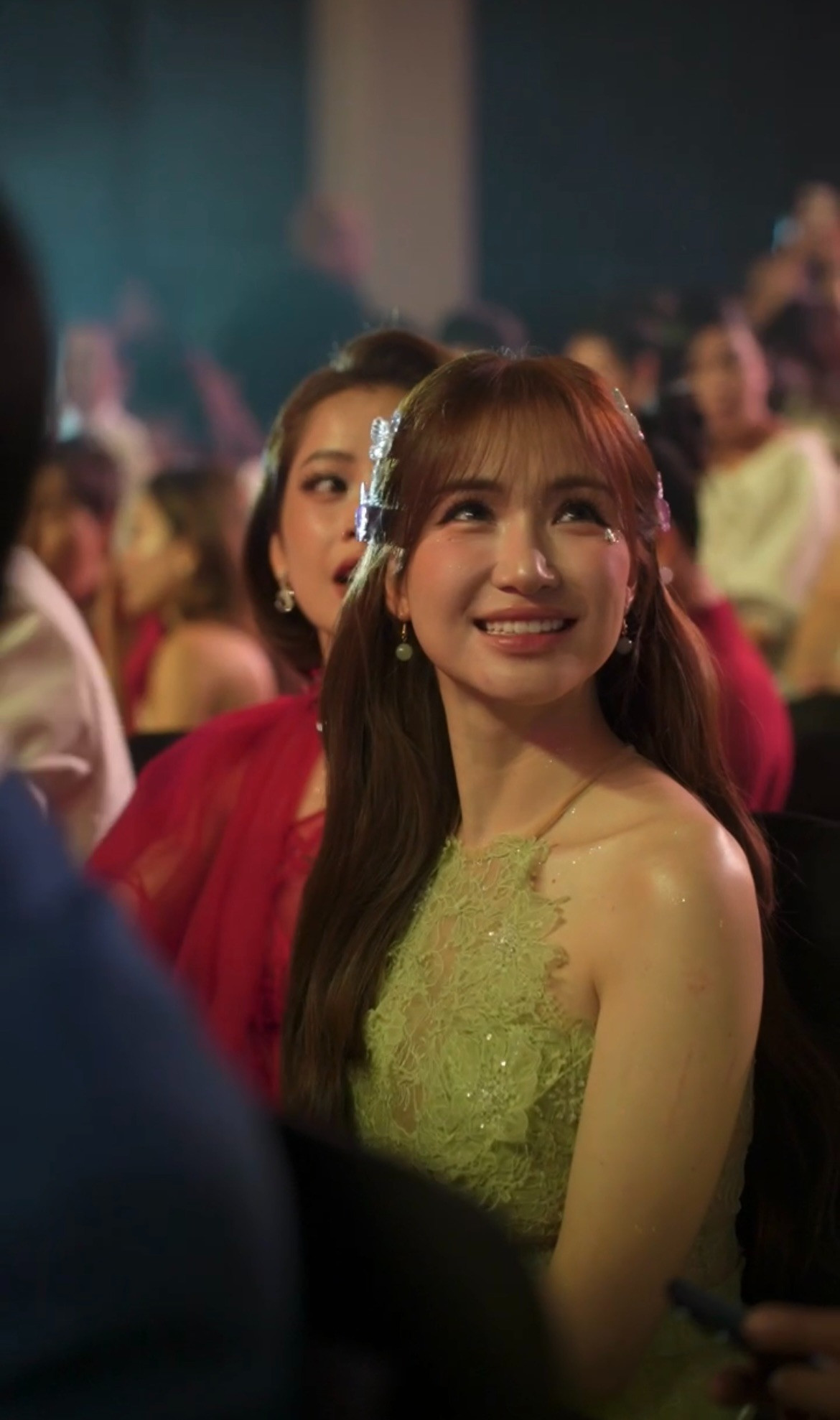 photo-1761883769613 photo-1761883769613