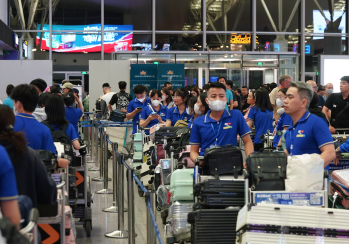 Bộ Nội vụ yêu cầu bịt "kẽ hở" trong quản lý lao động ngoài nước- Ảnh 1. Bộ Nội vụ yêu cầu bịt "kẽ hở" trong quản lý lao động ngoài nước- Ảnh 1.
