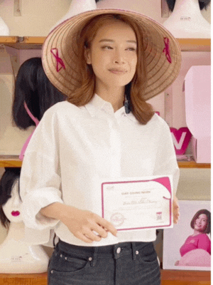 Vụ Nhã Phương hiến tóc nhuộm gây tranh cãi: Người trong cuộc và phía đơn vị nhận nói gì?- Ảnh 2. Vụ Nhã Phương hiến tóc nhuộm gây tranh cãi: Người trong cuộc và phía đơn vị nhận nói gì?- Ảnh 2.