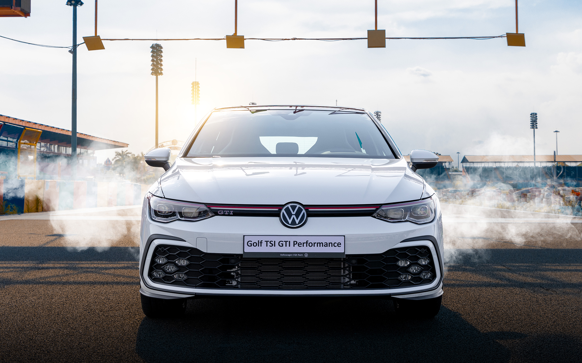 Volkswagen Golf ra mắt Việt Nam: Giá từ 798 triệu đồng, 6 phiên bản, mạnh nhất gần 320hp, thách thức Civic- Ảnh 1. Volkswagen Golf ra mắt Việt Nam: Giá từ 798 triệu đồng, 6 phiên bản, mạnh nhất gần 320hp, thách thức Civic- Ảnh 1.