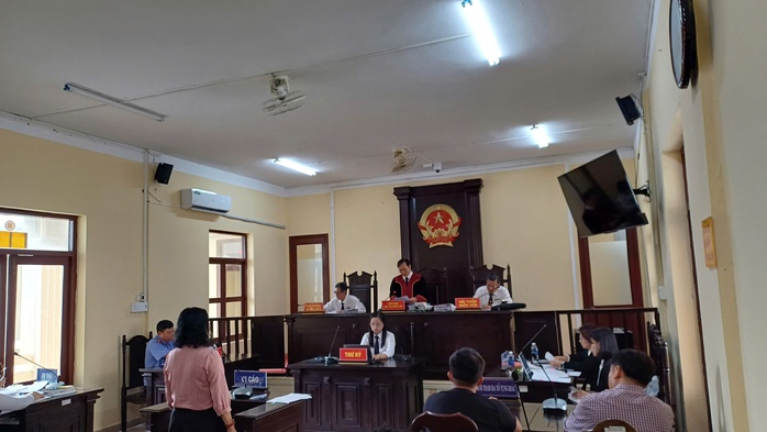 Tại tòa, nữ “đại gia” thủy sản có tiếng ở Cà Mau bất ngờ đề nghị được tuyên vô tội- Ảnh 1. Tại tòa, nữ “đại gia” thủy sản có tiếng ở Cà Mau bất ngờ đề nghị được tuyên vô tội- Ảnh 1.